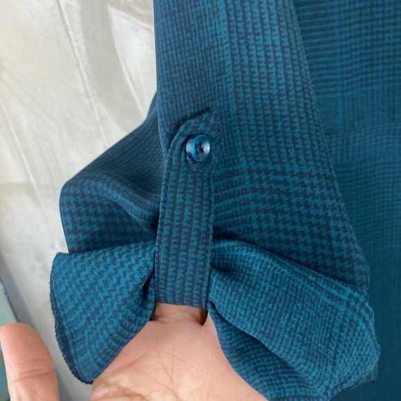 166. Beautiful green tunic button shirt - Picture 5 of 8